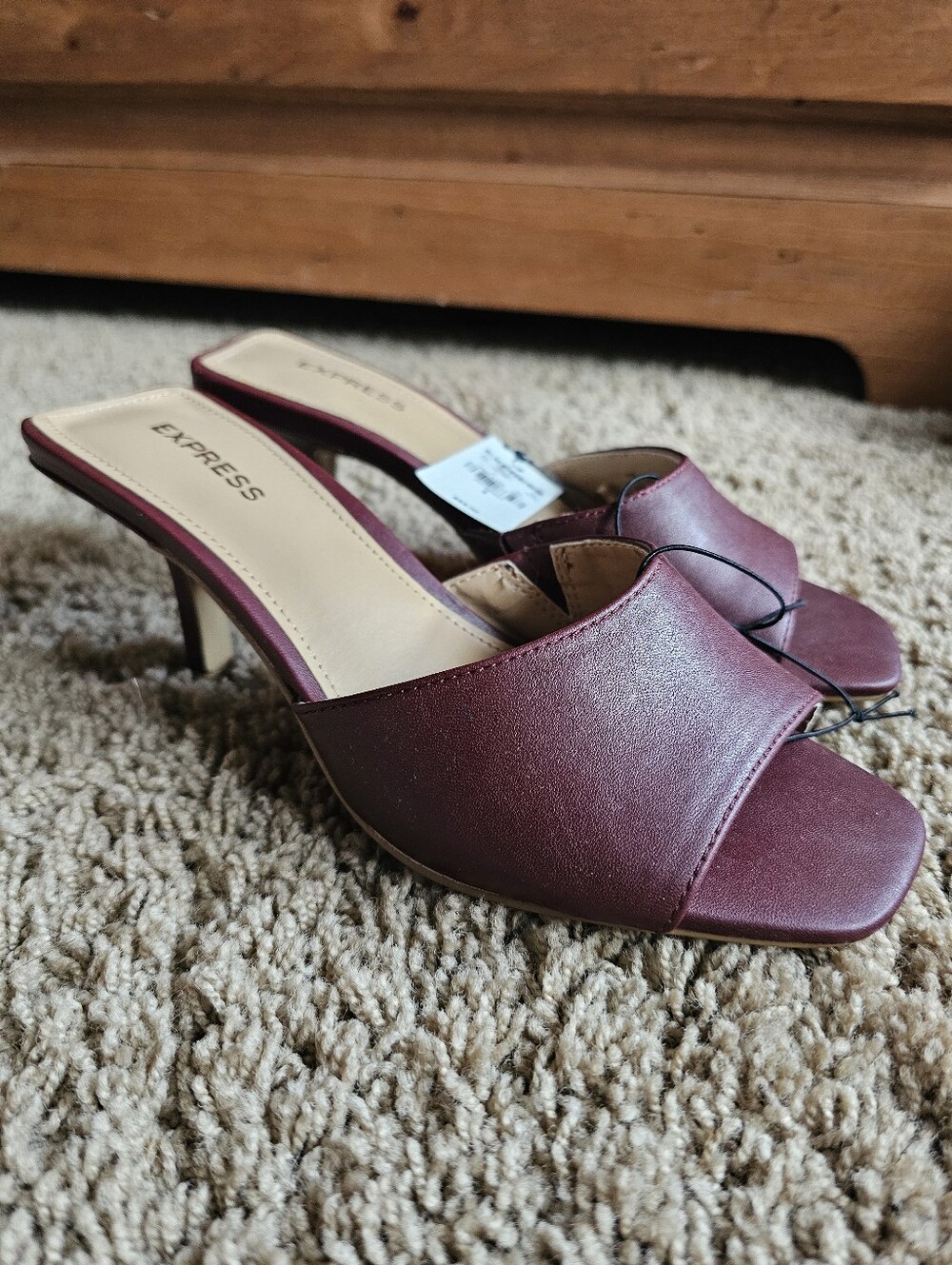 Express NWT Peep Toe Slide Kitten Heels Sz 6
